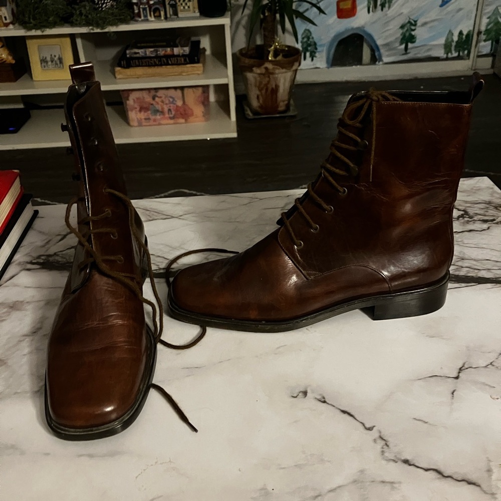 Joan David Boots Sz 7 Brown